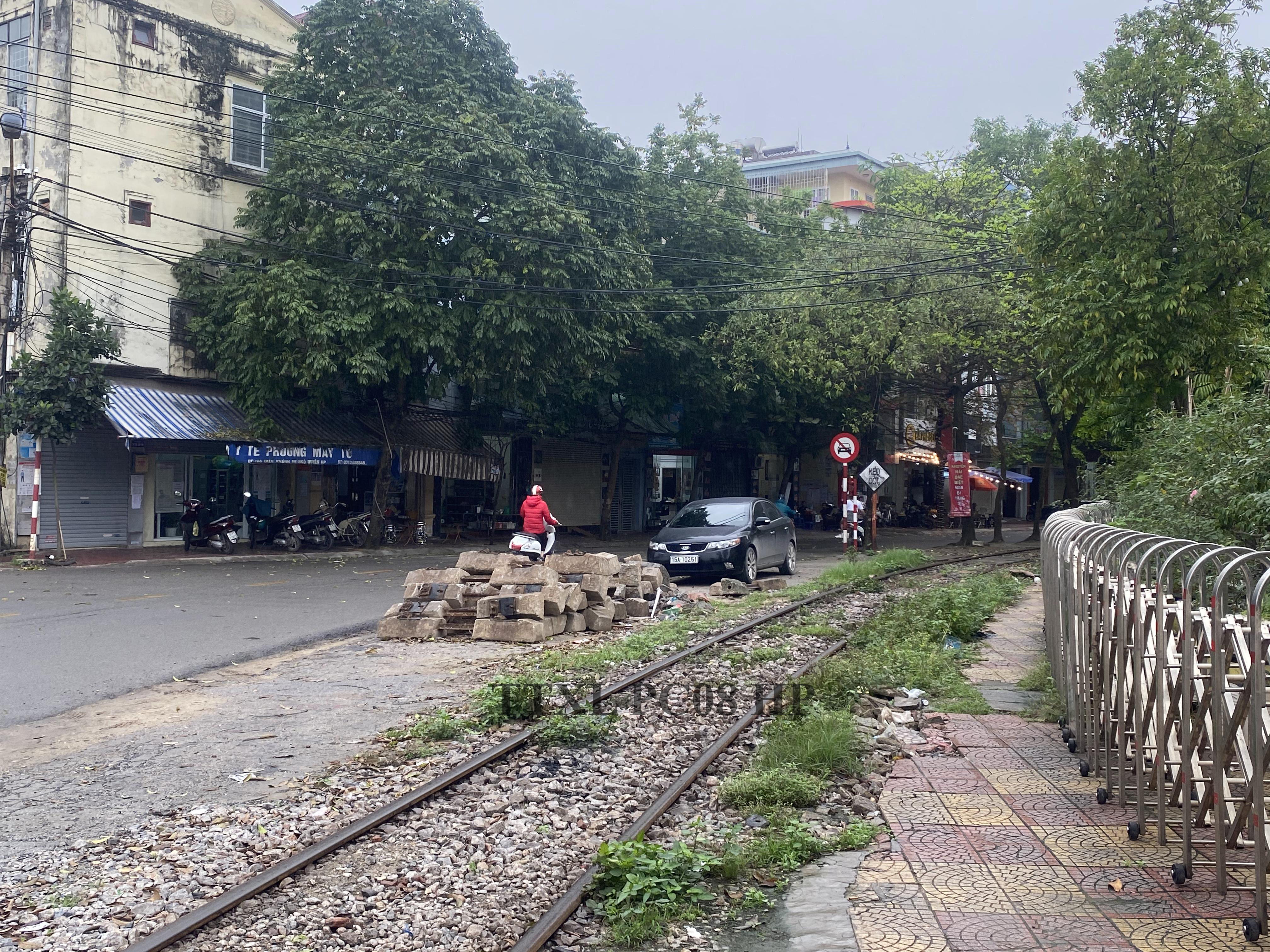 Tiềm ẩn nguy cơ mất an toàn giao thông đường sắt 