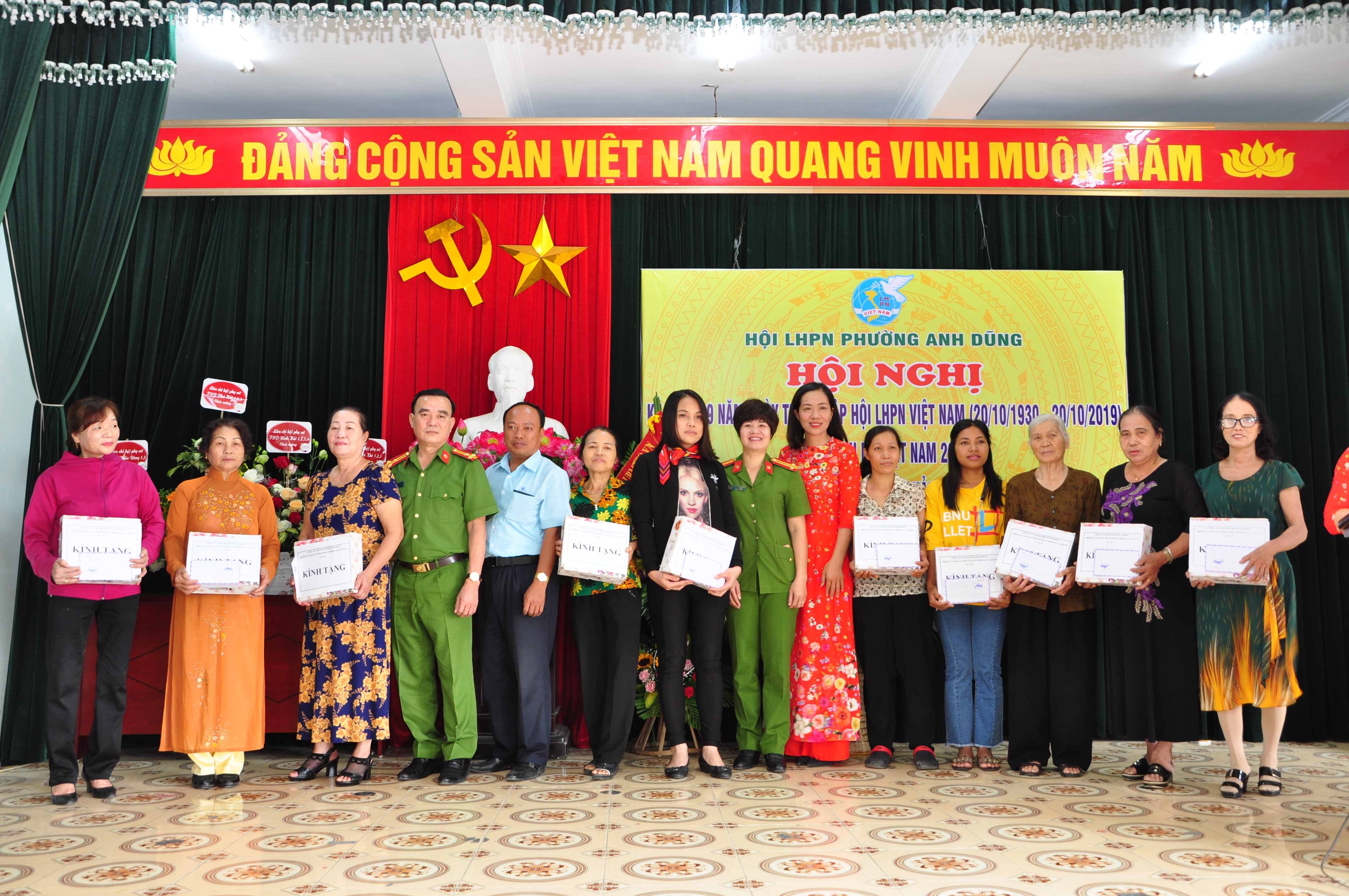 Tổ chức nhiều hoạt động thiện nguyện, giúp đỡ nhân dân