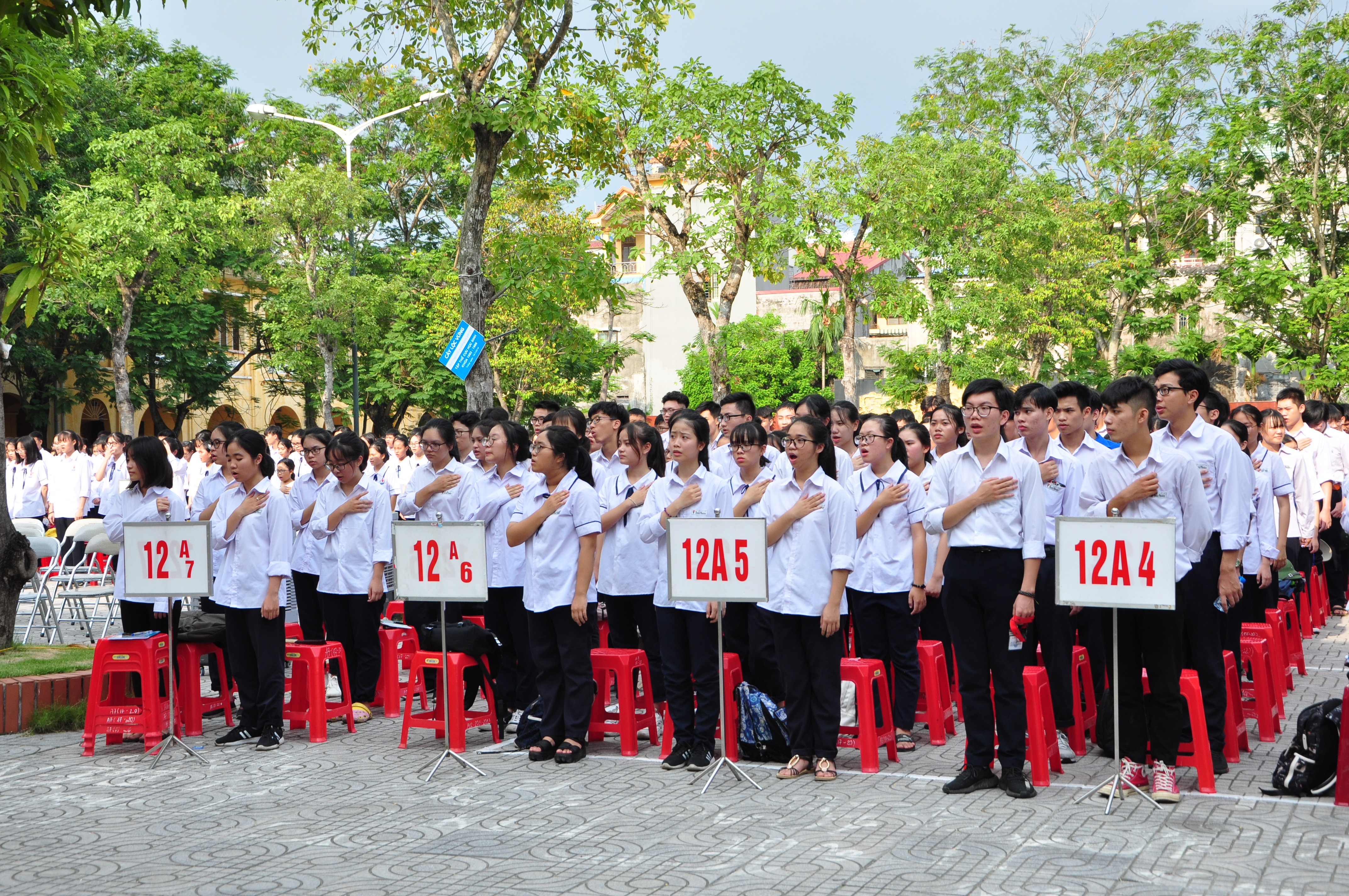 Tổng cục Đường bộ Việt Nam chỉ đạo siết chặt quản lý xe hợp đồng đưa đón học sinh