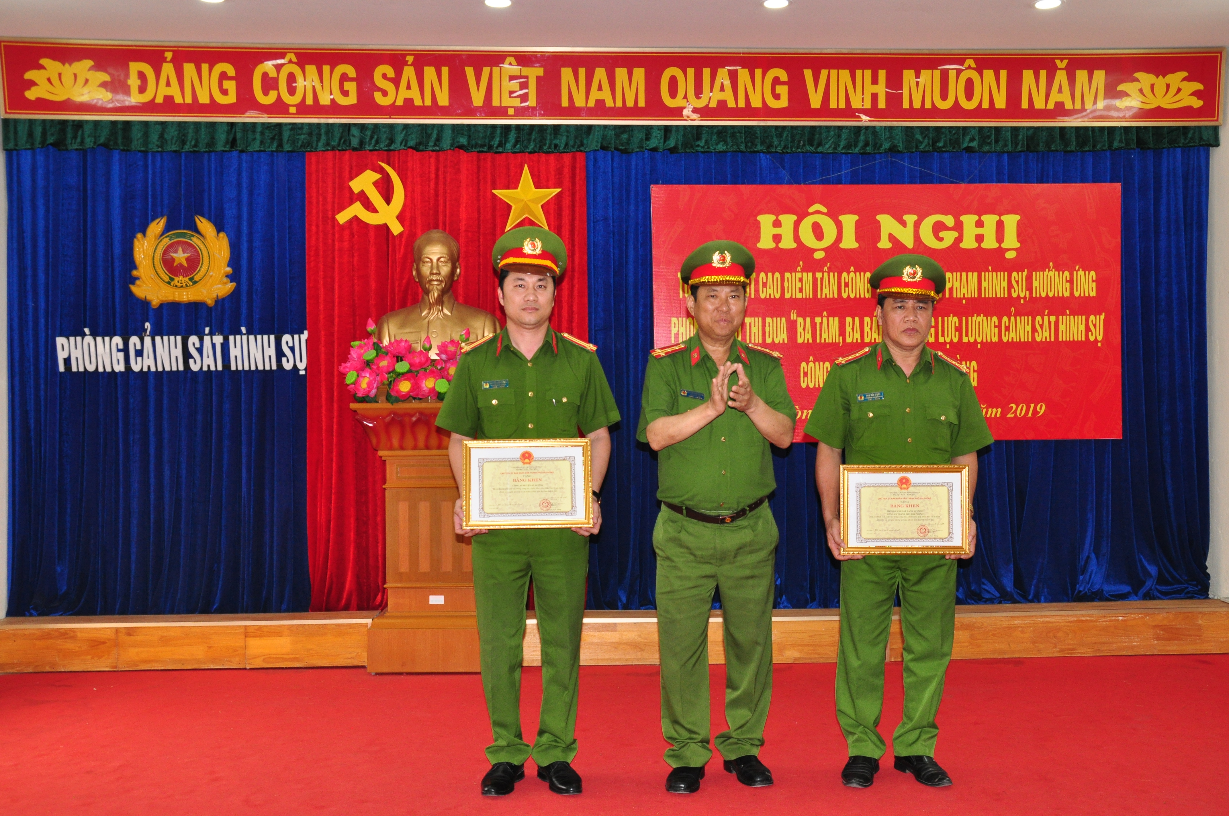 Tổng kết đợt cao điểm tấn công trấn áp tội phạm, hưởng ứng phong trào thi đua “Ba tâm, ba bám” lực lượng Cảnh sát Hình sự Công an thành phố