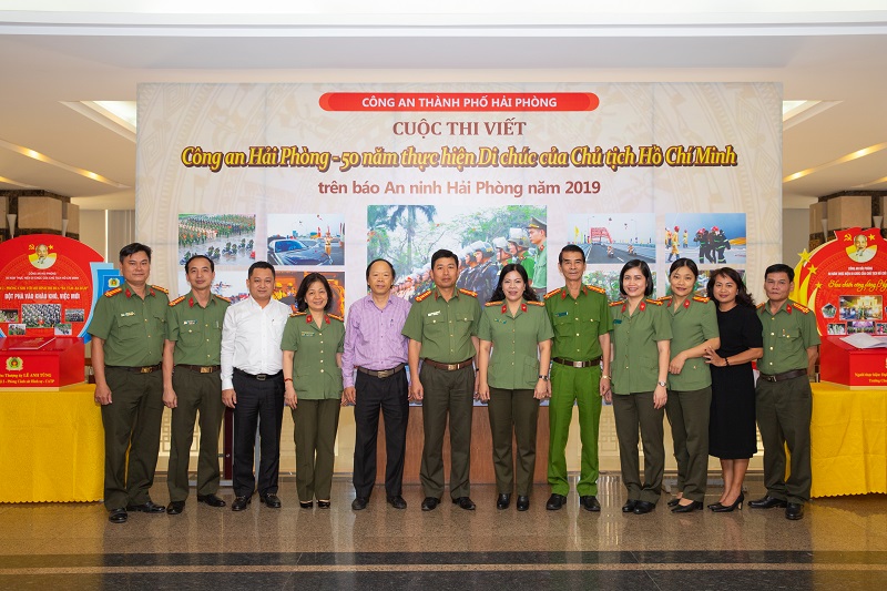 Tổng kết và trao giải Cuộc thi viết “Công an Hải Phòng – 50 năm thực hiện Di chúc Chủ tịch Hồ Chí Minh” trên Báo An ninh Hải Phòng