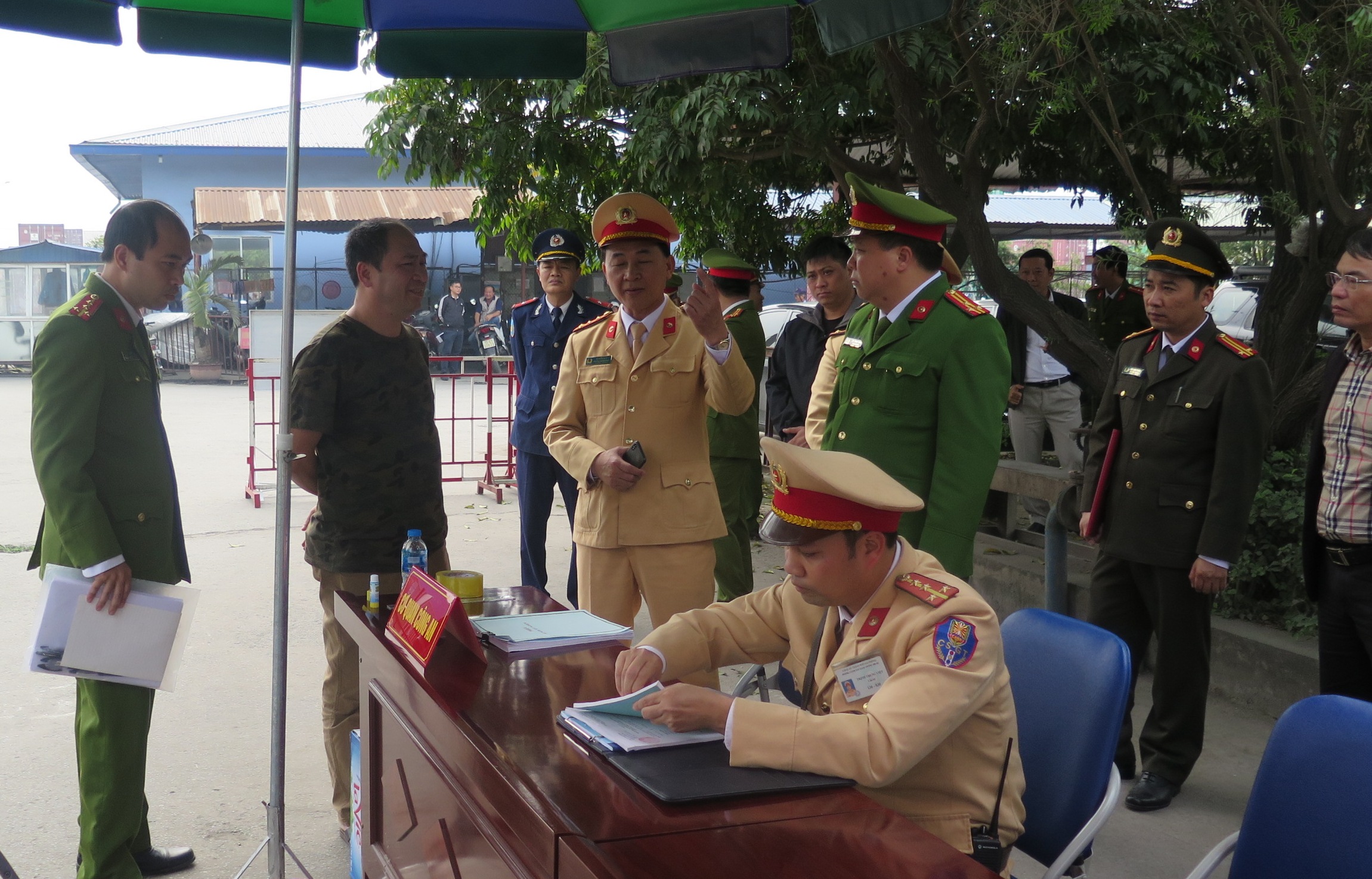 Tổng kiểm soát phương tiện giao thông cơ giới đường bộ để phát hiện và xử lý người điều khiển phương tiện vi phạm sử dụng ma túy trên địa bàn thành phố
