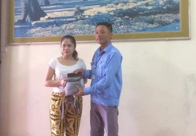 Trả lại tài sản đánh rơi cho khách du lịch