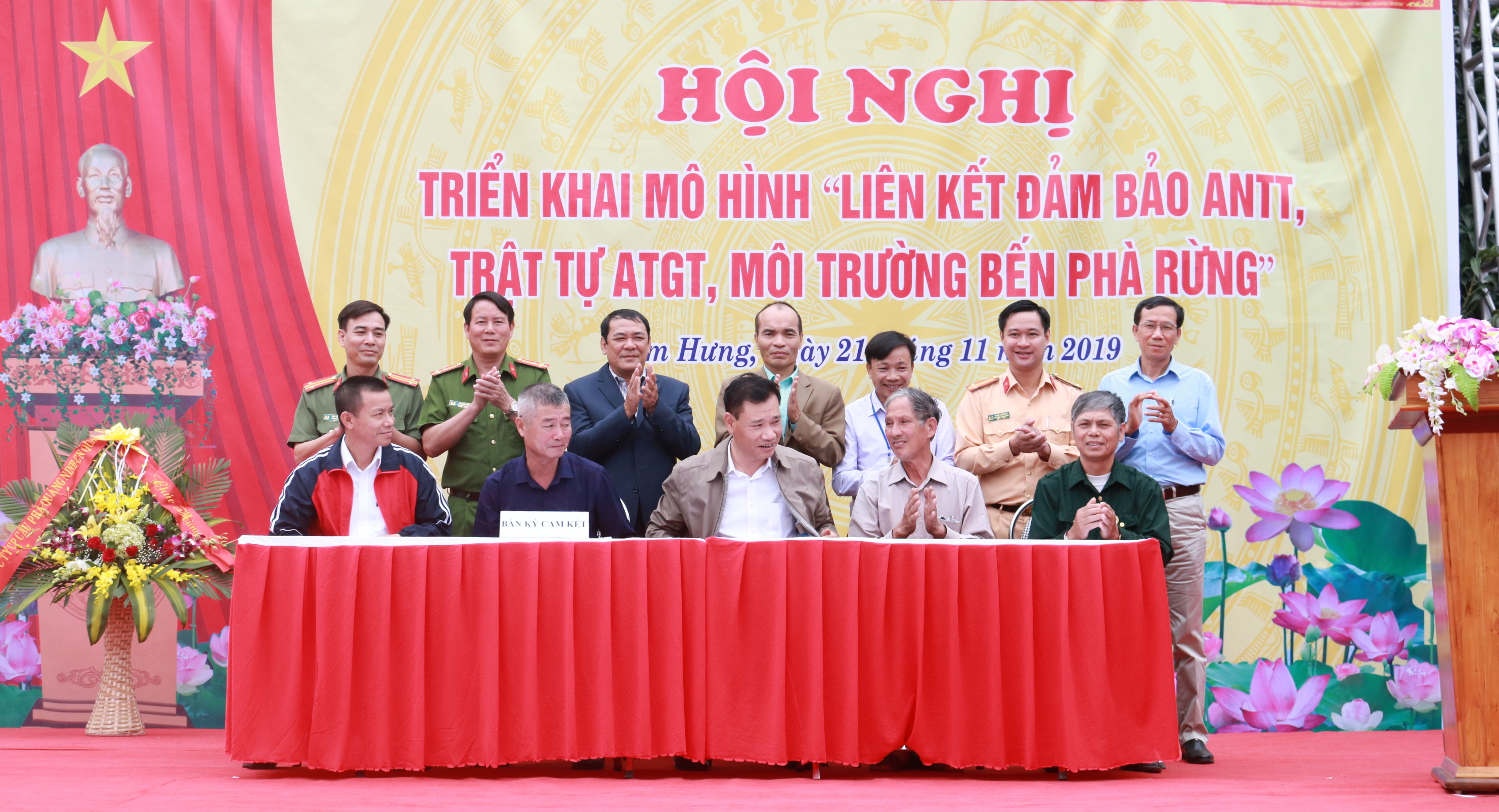 Triển khai mô hình 