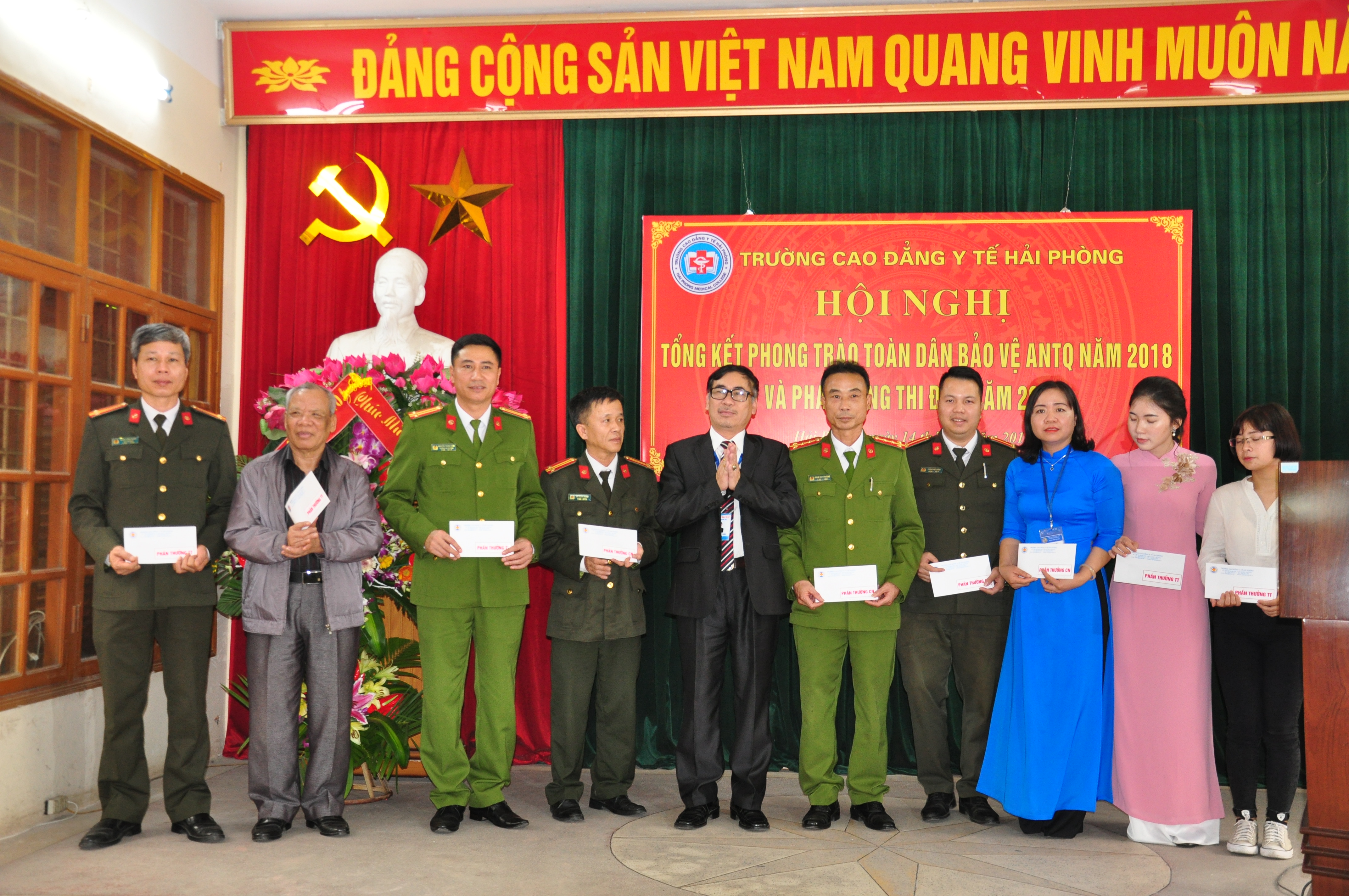 Trường Cao đẳng y tế Hải Phòng: Khen thưởng 11 tập thể, cá nhân có thành tích xuất sắc trong thực hiện phong trào toàn dân bảo vệ ANTQ
