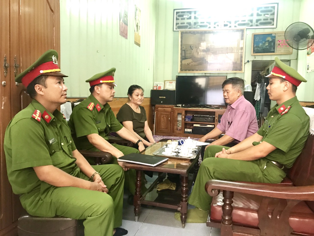 Trưởng Công an phường Thành Tô hết lòng vì dân