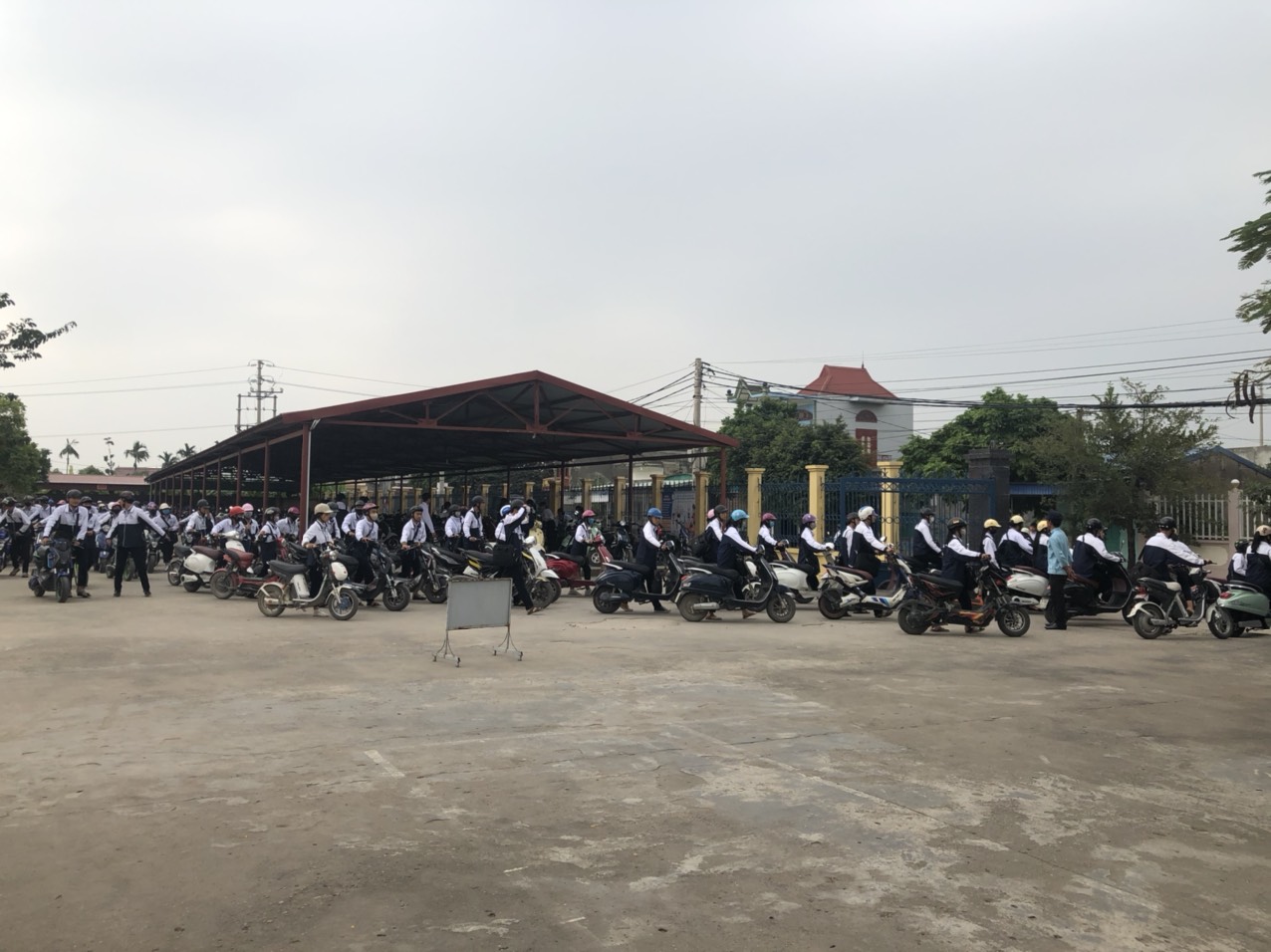 Trường THPT Quốc Tuấn (Huyện An Lão): Ngôi trường không xe 