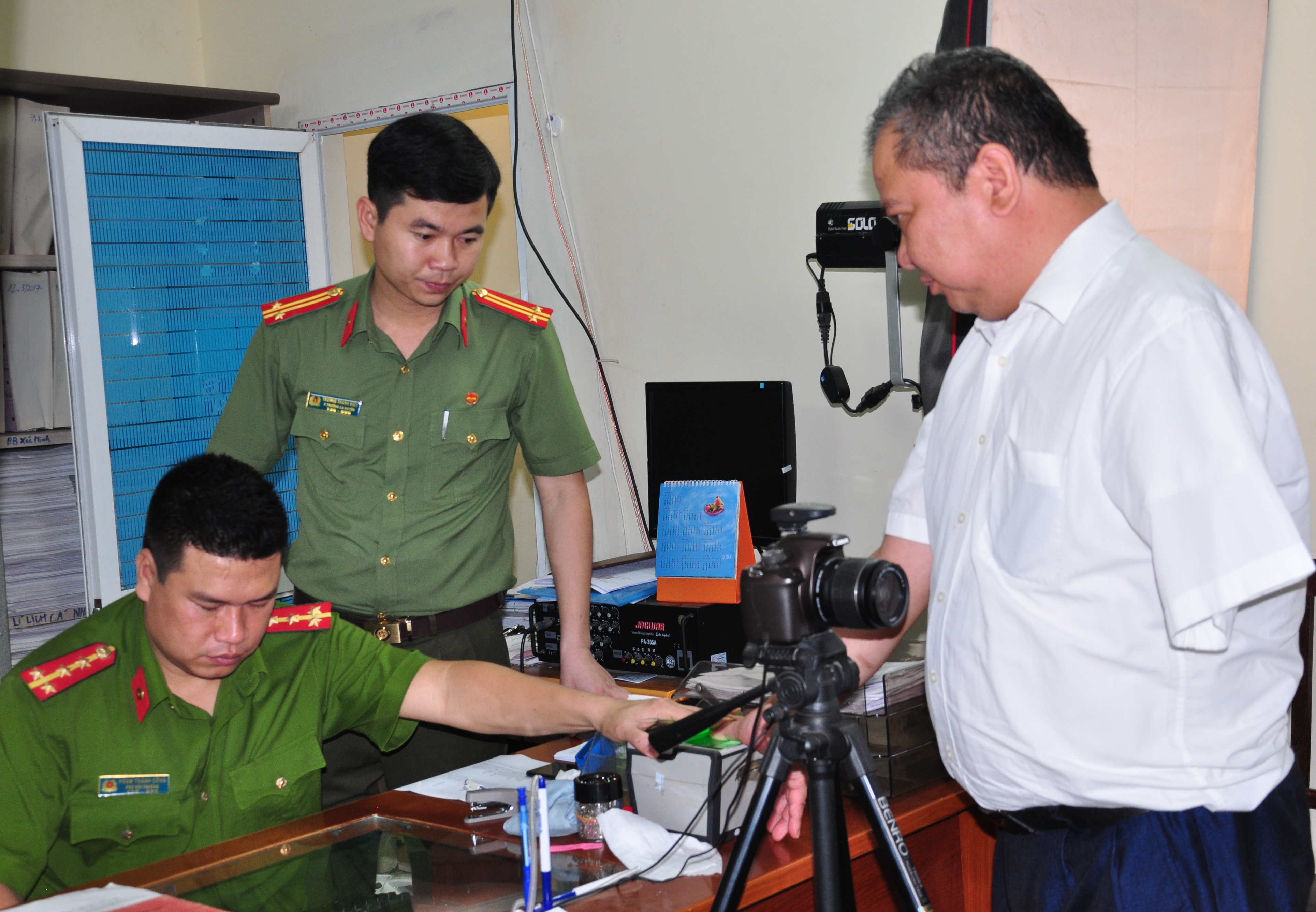 Tuổi trẻ Công an thành phố Hải Phòng chung tay xây dựng nông thôn mới