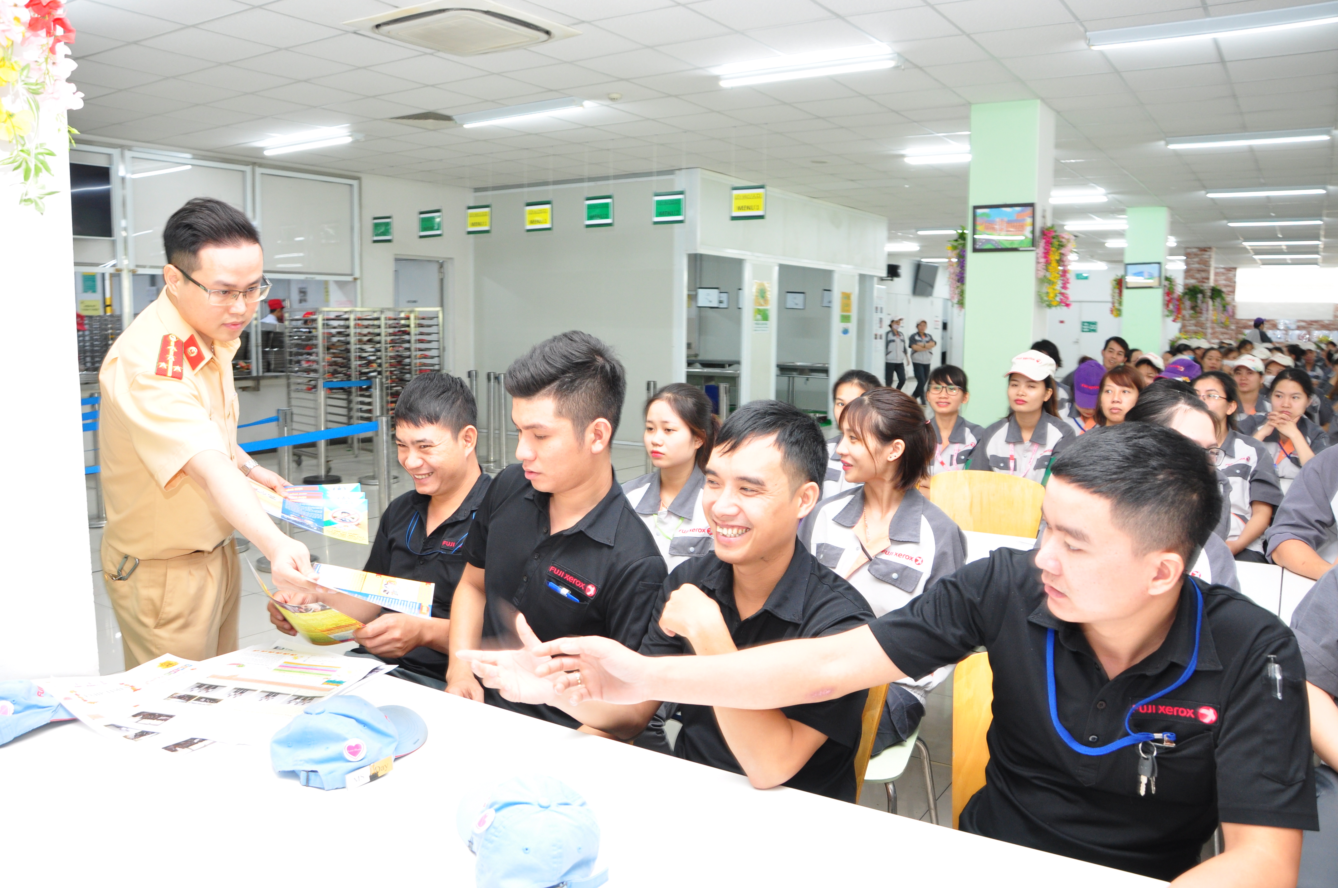 Tuyên truyền an toàn giao thông cho hơn 1000 công nhân  Khu công nghiệp VSIP