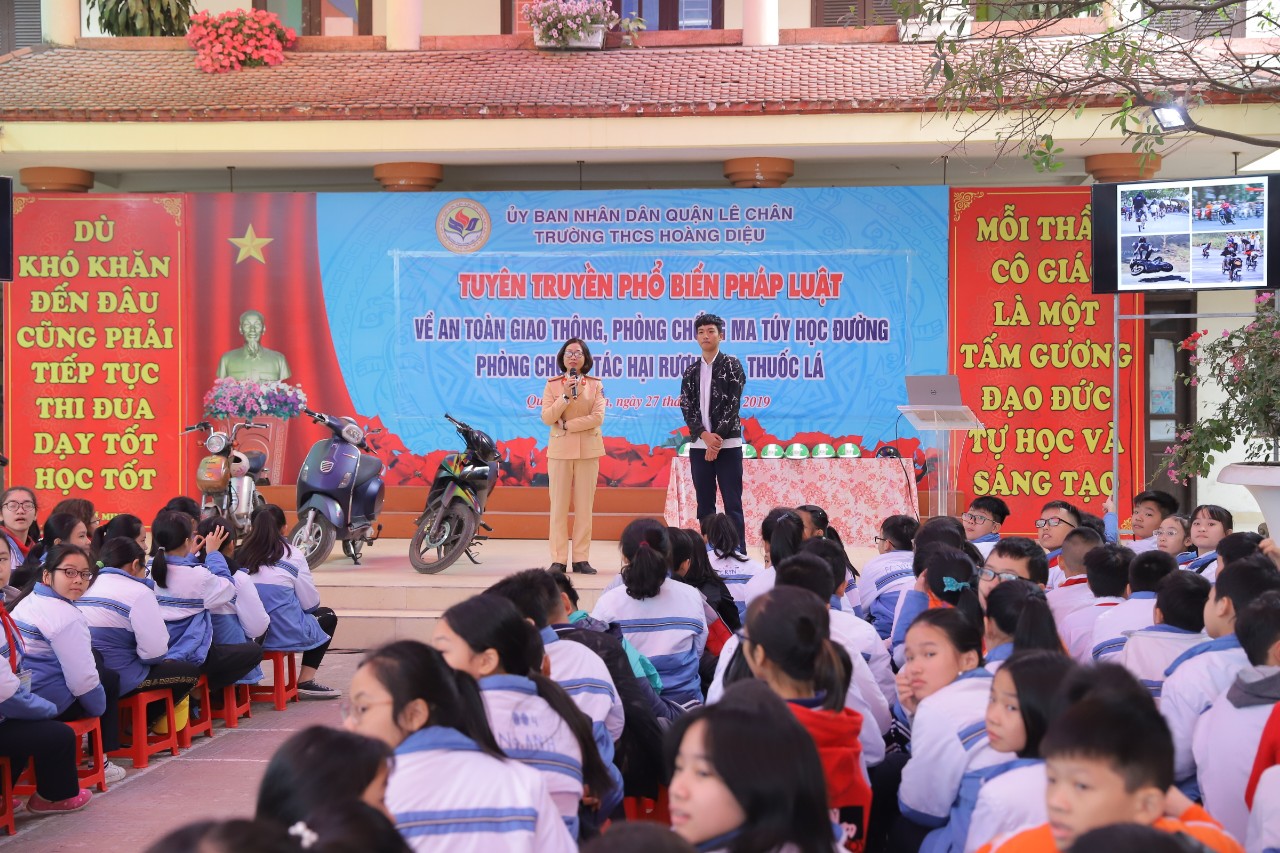 Tuyên truyền cho 1.000 học sinh, phụ huynh và giáo viên trường THCS Hoàng Diệu