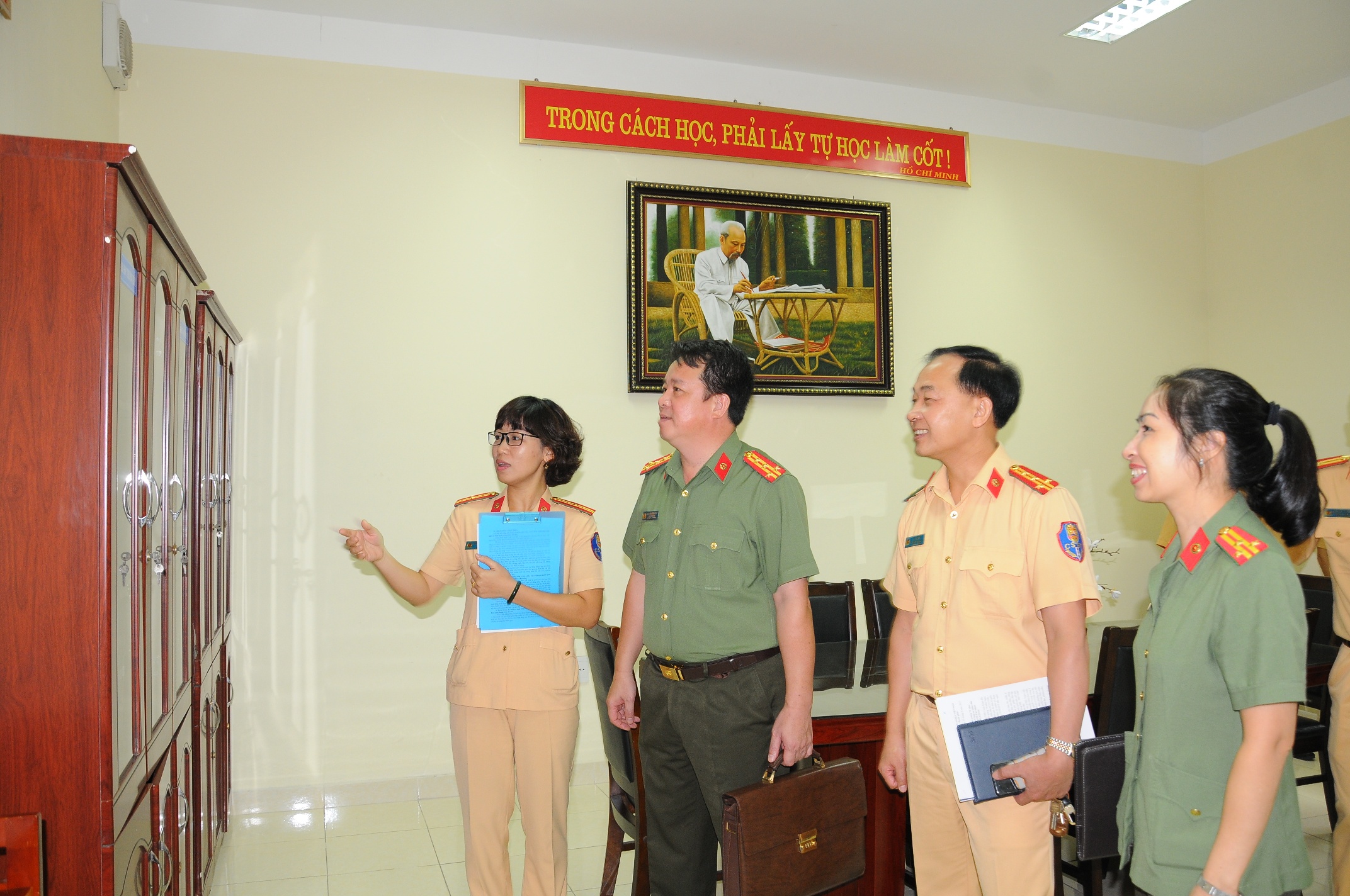 Tuyên truyền đậm nét kết quả cuộc vận động “Xây dựng phong cách người Công an nhân dân bản lĩnh, nhân văn, vì nhân dân phục vụ”