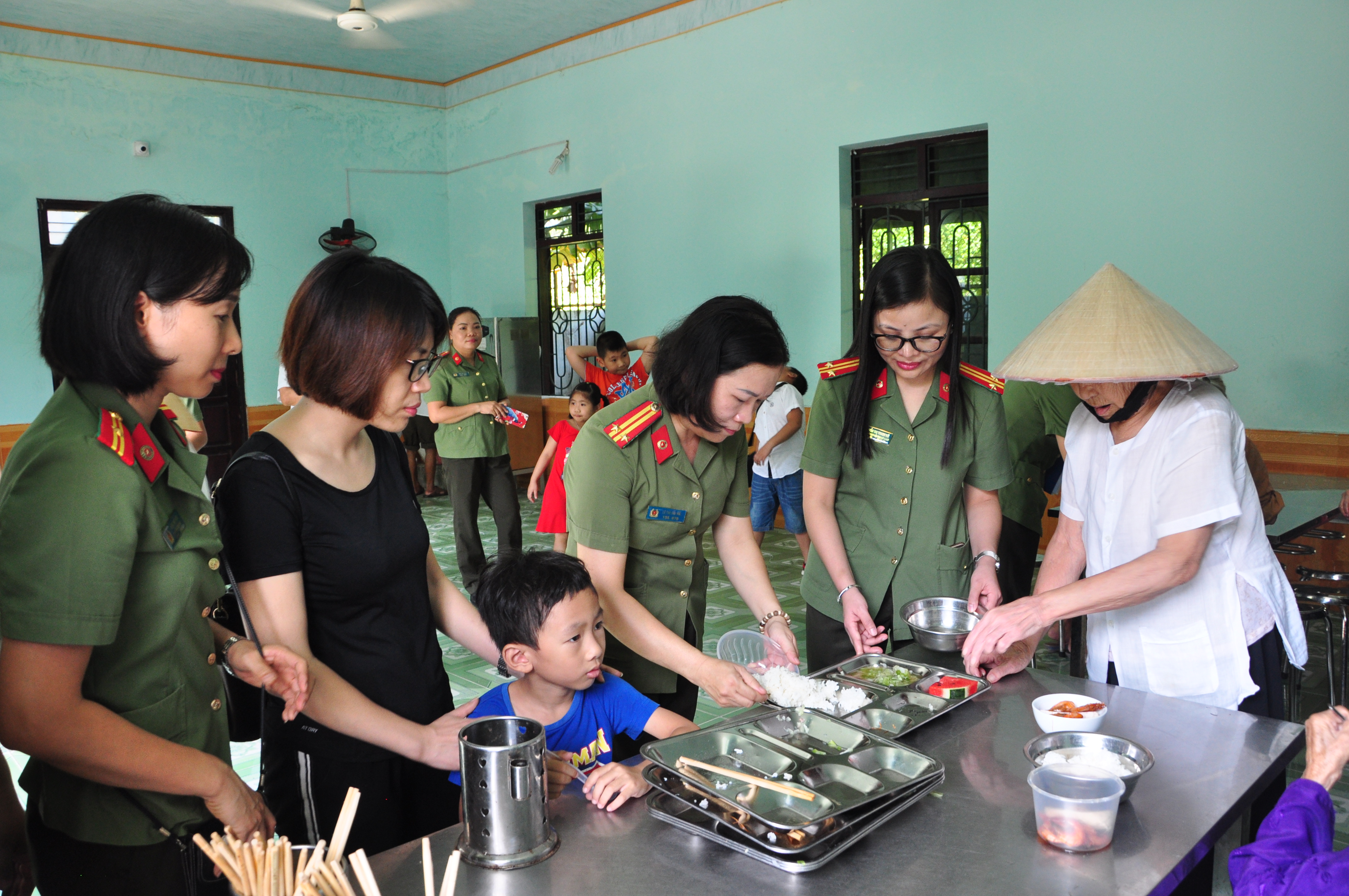 Vận động đoàn viên, hội viên phát huy vai trò xung kích