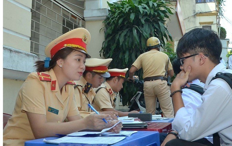Xử lý 25 trường hợp học sinh, sinh viên vi phạm Luật giao thông khu vực ngã tư An Dương, quận Lê Chân
